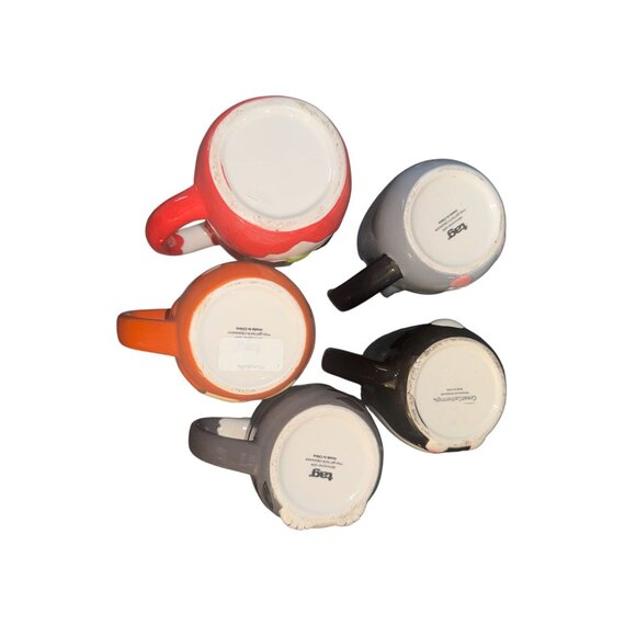 Fox-Shaped Ceramic Mug With Green Scarf - Picture 2 of 16